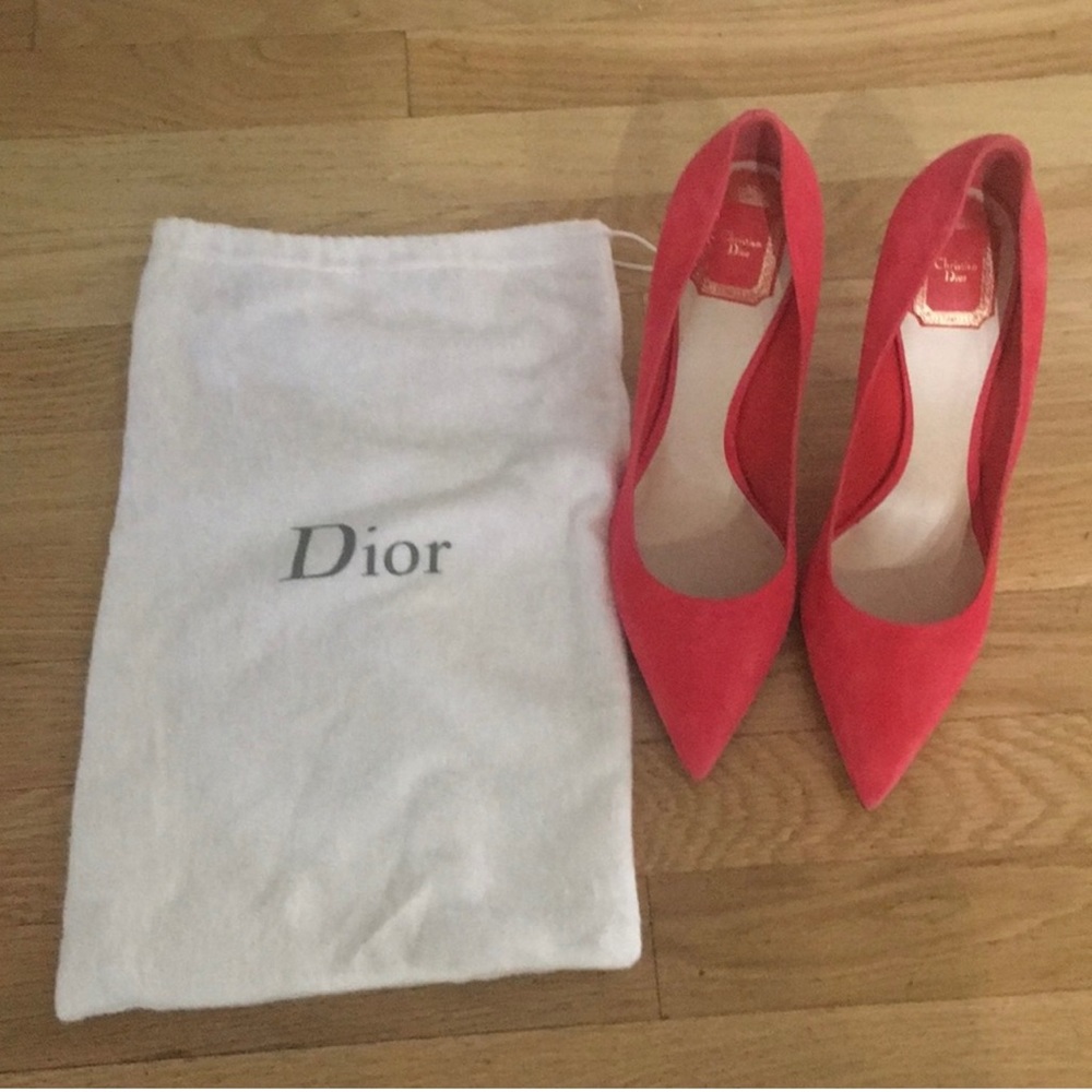 Christian Dior pink suede pump.